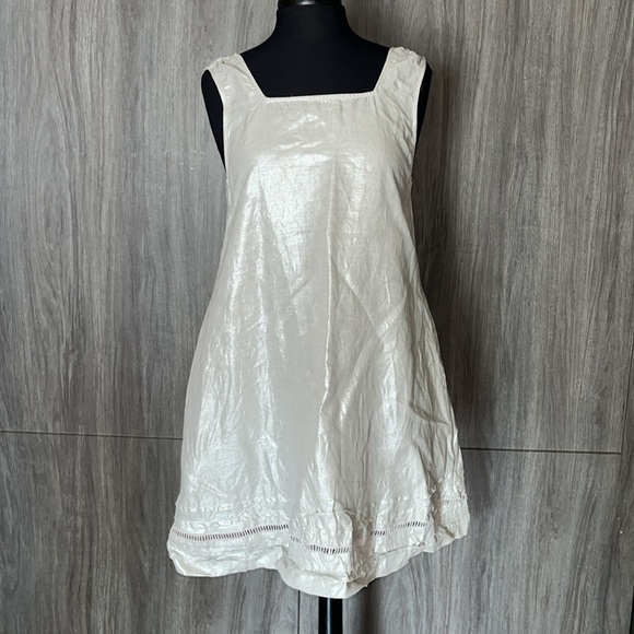 C&C California Linen Shimmer Dress - Picture 1 of 13